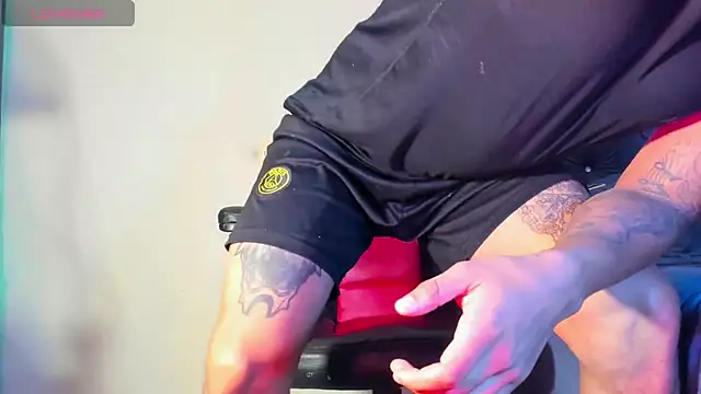 Snapshot of FuckHardlove chatting on January 2025 04:16:01 PM FuckHardlove online show from January 2025 04:16:01 PM