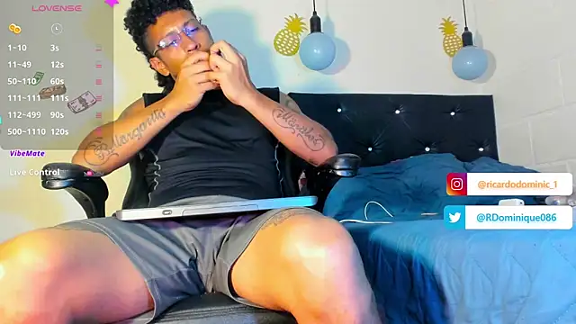 Snapshot of FuckHardlove chatting on January 2025 02:53:02 AM FuckHardlove online show from January 2025 02:53:02 AM