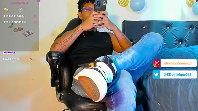 Snapshot of FuckHardlove chatting on February 2025 08:32:01 PM FuckHardlove online show from February 2025 08:32:01 PM