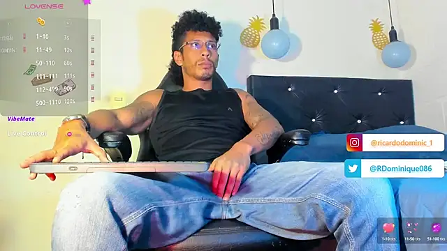 Snapshot of FuckHardlove chatting on February 2025 02:38:02 AM FuckHardlove online show from February 2025 02:38:02 AM