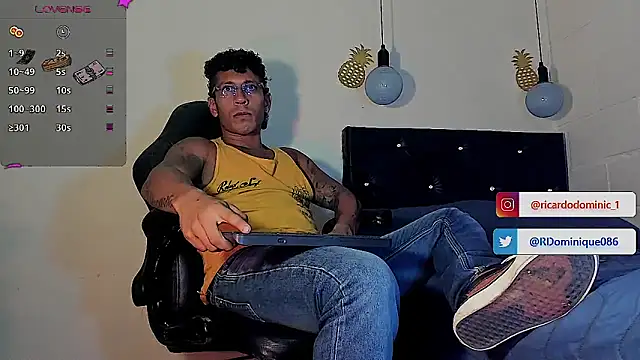 Snapshot of FuckHardlove chatting on March 2025 03:14:01 AM FuckHardlove online show from March 2025 03:14:01 AM