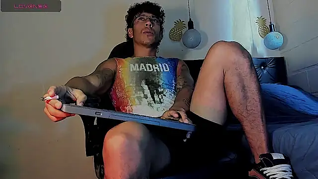 Snapshot of FuckHardlove chatting on March 2025 04:13:01 PM FuckHardlove online show from March 2025 04:13:01 PM