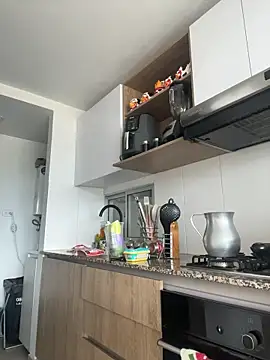 Ameellie online show from October 2025 04:06:02 PM