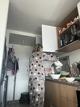 Ameellie online show from November 2025 03:24:02 PM