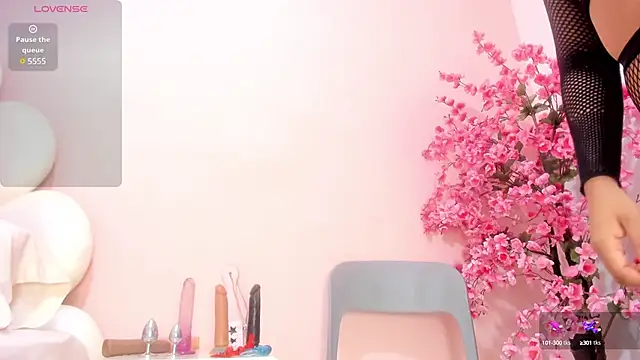 Snapshot of Letizia_West_ chatting on January 2025 08:18:02 AM Letizia West  online show from January 2025 08:18:02 AM