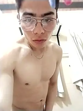 Snapshot of Hachee2003 chatting on March 2026 01:00:01 AM Hachee2003 online show from March 2026 01:00:01 AM