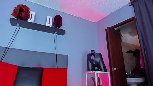 Coco Kiss online show from November 2025 07:13:02 PM