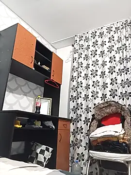 Snapshot of florin421 chatting on February 2026 10:27:01 AM florin421 online show from February 2026 10:27:01 AM