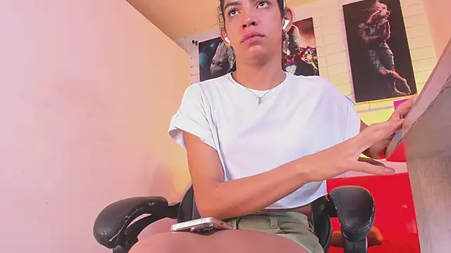 Snapshot of Alahia_Rodriguez chatting on November 2025 12:27:01 PM Alahia Rodriguez online show from November 2025 12:27:01 PM