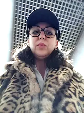 Ulyana72882 online show from December 2024 03:39:01 PM