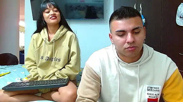 2ScarletandRyan8 online show from December 2024 01:24:02 PM