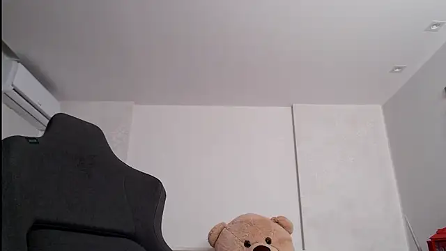 Smileyouarehere online show from March 2025 05:36:01 AM