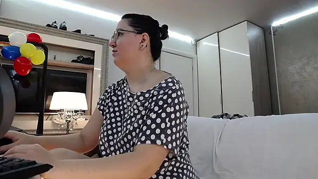 Snapshot of ILoveToFeelU chatting on April 2026 11:00:02 PM ILoveToFeelU online show from April 2026 11:00:02 PM