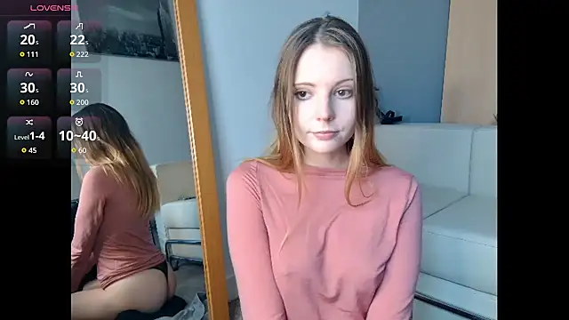 Snapshot of Frosty_Princess chatting on November 2025 01:00:01 PM Frosty Princess online show from November 2025 01:00:01 PM