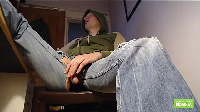 Snapshot of eatmycum4you_1baller chatting on January 2025 08:15:01 AM eatmycum4you 1baller online show from January 2025 08:15:01 AM