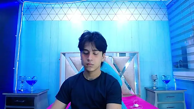 alex 477 online show from October 2025 11:32:02 AM