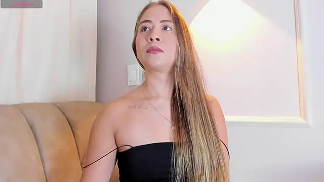 Snapshot of Lia_walton chatting on December 2024 01:00:02 PM Lia walton online show from December 2024 01:00:02 PM