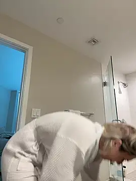 xoxoxjenn online show from July 2026 04:35:01 PM