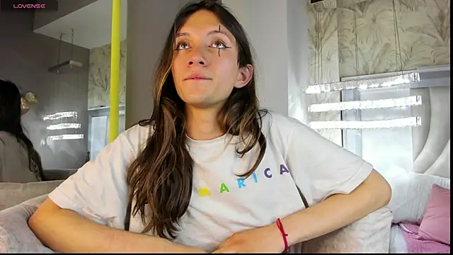 Feniix   online show from April 2026 05:01:02 AM