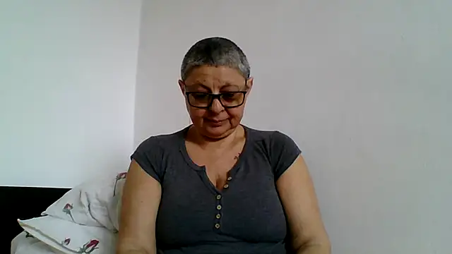 roseblak42 online show from April 2026 10:15:01 AM