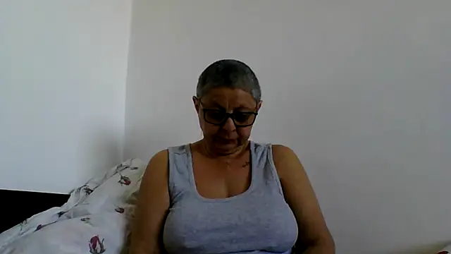 roseblak42 online show from June 2026 01:56:01 PM