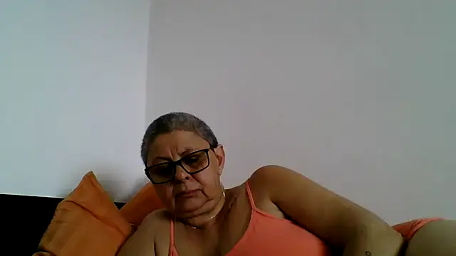 roseblak42 online show from June 2026 01:32:01 PM