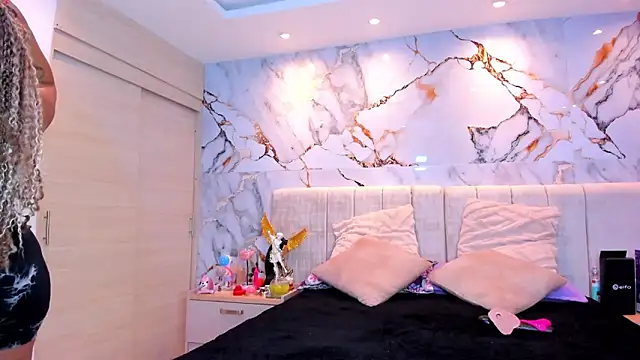 kiana cream online show from February 2026 11:40:01 AM