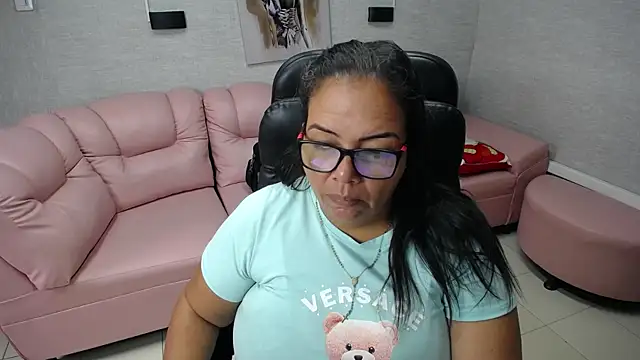 Snapshot of Penelope_Nipples_ chatting on December 2024 12:15:01 PM Penelope Nipples online show from December 2024 12:15:01 PM