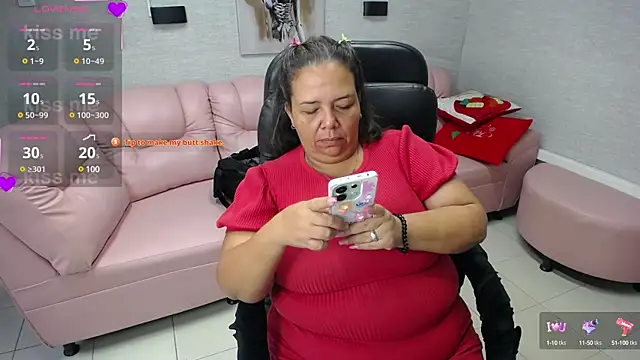 Snapshot of Penelope_Nipples_ chatting on January 2025 11:58:02 AM Penelope Nipples online show from January 2025 11:58:02 AM