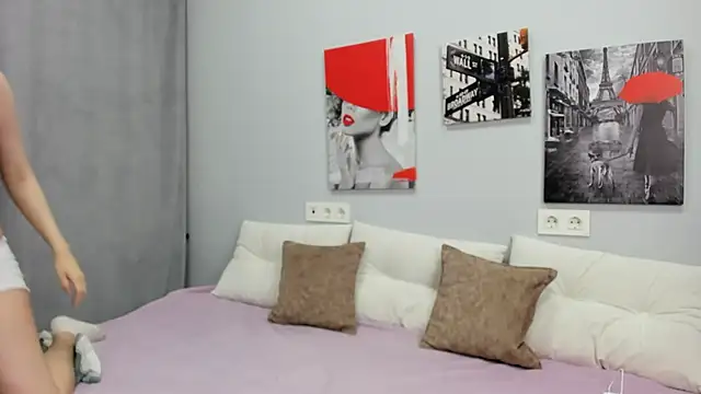 Tiny JuJu online show from June 2026 01:11:02 AM