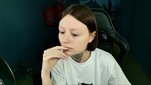 Snapshot of VeliraBraitberg chatting on March 2025 05:03:01 AM VeliraBraitberg online show from March 2025 05:03:01 AM