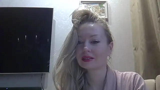 ZarinaSwift online show from February 2025 11:38:02 AM