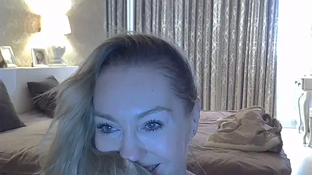 ZarinaSwift online show from October 2025 04:46:02 AM