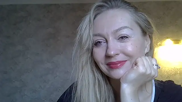 ZarinaSwift online show from October 2025 05:00:02 AM