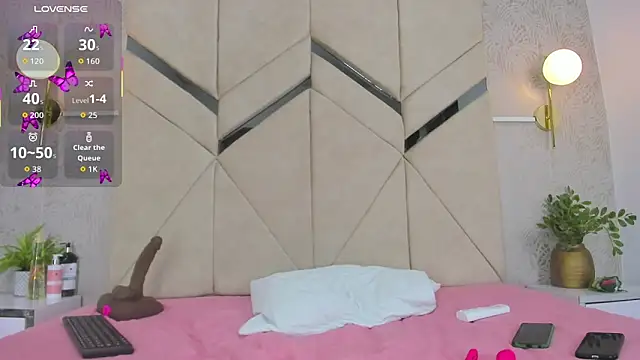 LiaVelez online show from April 2026 01:58:02 PM