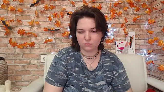 Amelia Kiss  online show from October 2025 12:33:01 AM