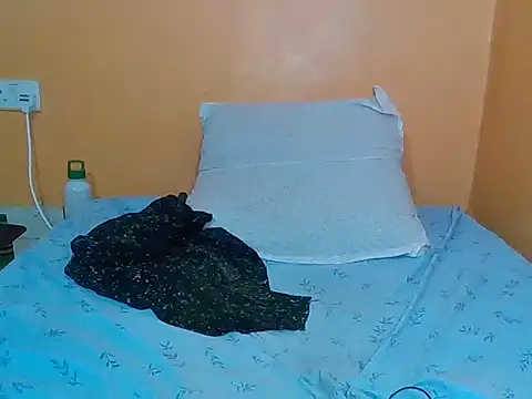 Prettyblackgal online show from September 2025 03:50:01 PM