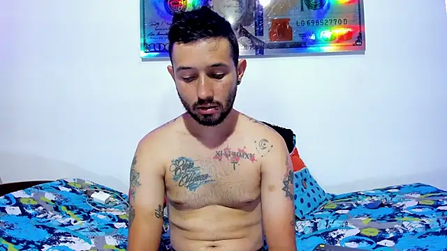 Snapshot of Bad_Couple_1 chatting on December 2024 08:58:02 PM Bad Couple 1 online show from December 2024 08:58:02 PM