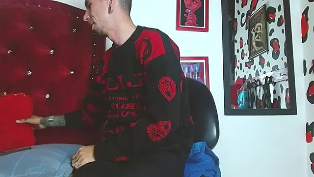 Aaron BigDickxxx online show from December 2024 01:36:02 AM