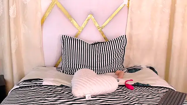 Snapshot of InkedSabrina chatting on January 2025 06:54:02 PM InkedSabrina online show from January 2025 06:54:02 PM