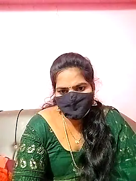 Snapshot of melina214 chatting on October 2025 04:37:01 PM melina214 online show from October 2025 04:37:01 PM