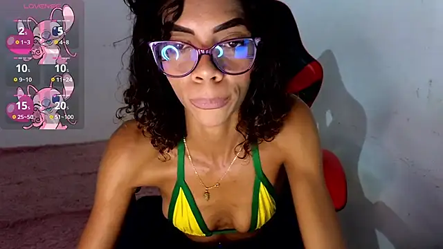Snapshot of ElisaBoyer chatting on June 2026 09:44:02 AM ElisaBoyer online show from June 2026 09:44:02 AM