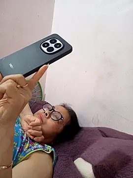 Hotestlove online show from April 2026 11:27:01 PM