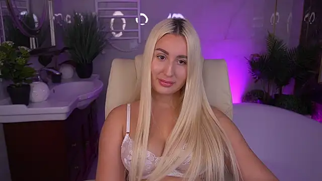 Snapshot of LiaBrazzerr chatting on May 2026 01:30:01 PM LiaBrazzerr online show from May 2026 01:30:01 PM