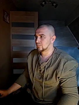 Foxyshaved online show from April 2026 05:16:02 AM