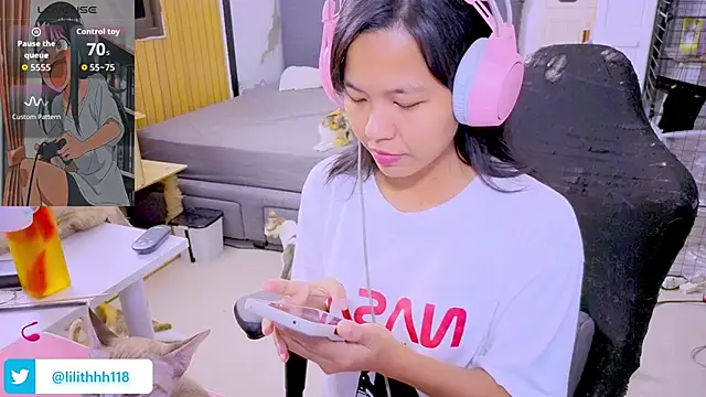 Snapshot of Kana_G chatting on February 2026 04:02:02 PM Kana G online show from February 2026 04:02:02 PM