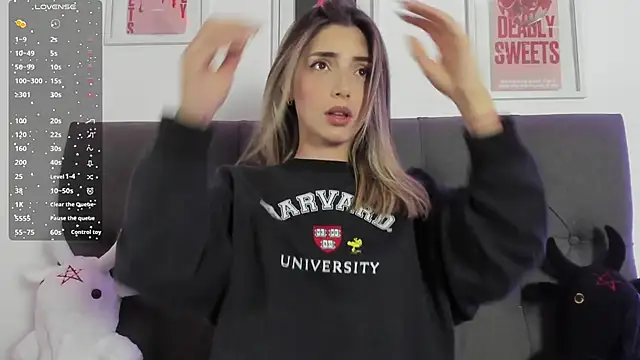 Snapshot of IsadoraGalle_ chatting on February 2026 11:27:02 PM IsadoraGalle online show from February 2026 11:27:02 PM