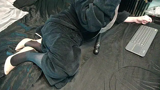 Prxscillia Tx online show from October 2025 04:41:01 PM