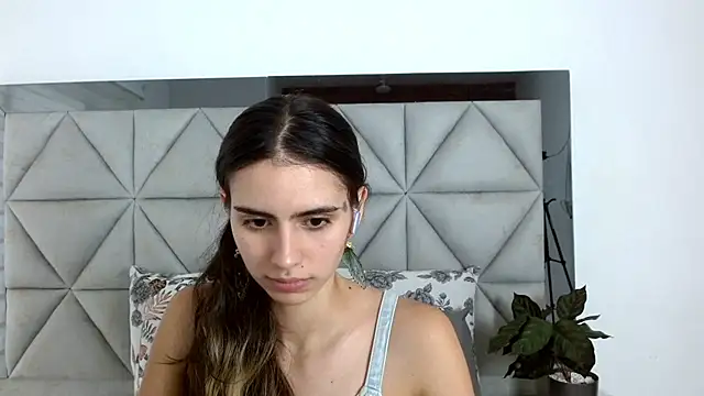 nina pons online show from December 2024 09:28:01 PM