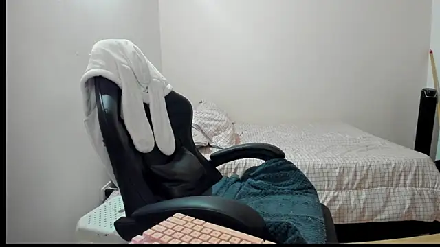 nina pons online show from March 2026 11:42:02 PM